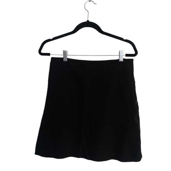Athleta Skirt| Athleta Black Moto Ponte
Skirt Zipper Pockets 2 | Color: Black - Picture 3 of 8